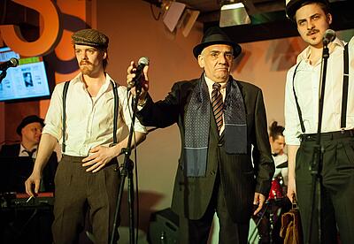 Three actors at the Alte Försterei